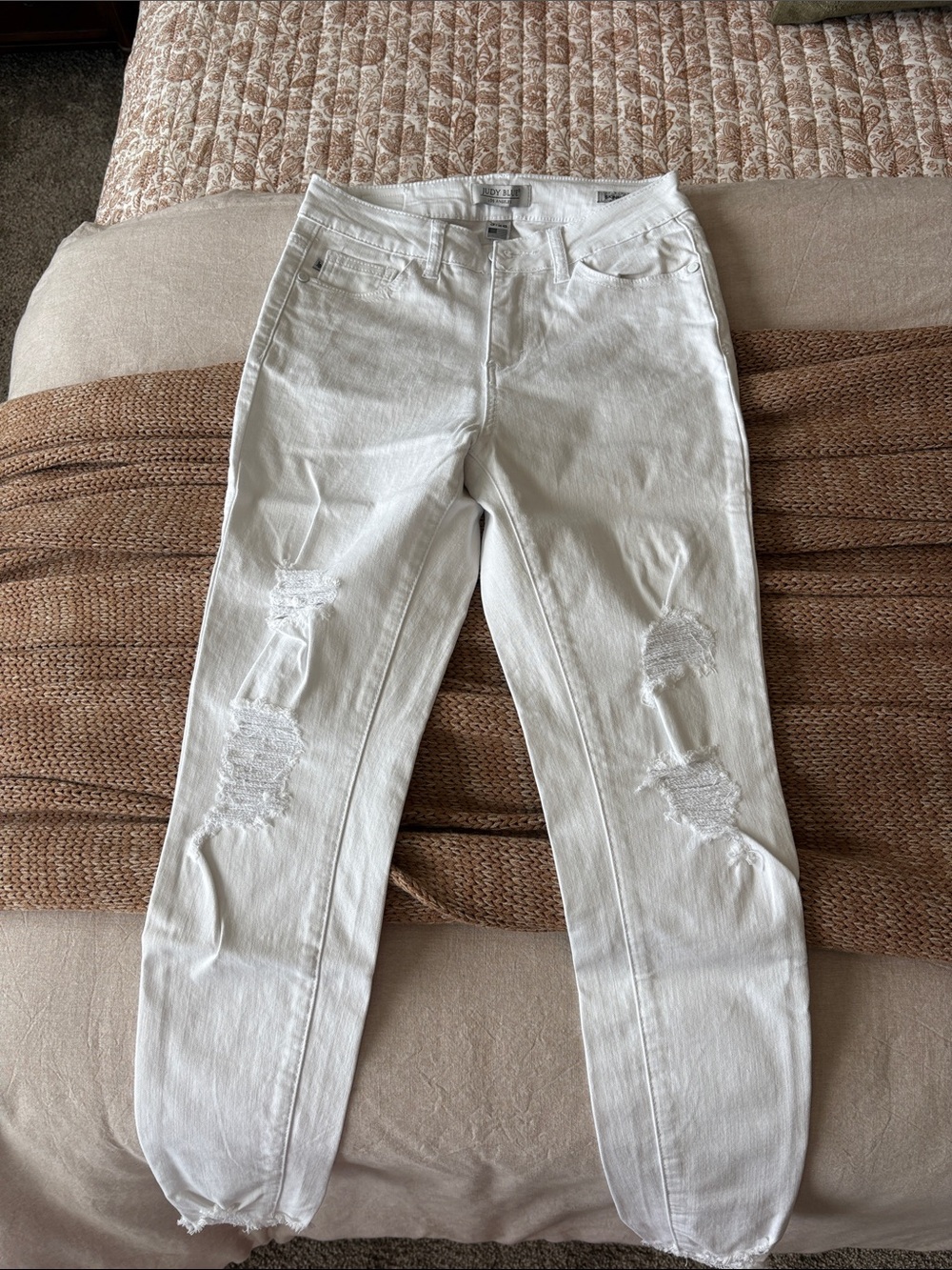 Judy Blue White Distressed Skinny Jeans